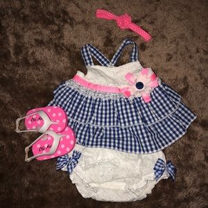 Baby outfit 0-3 months with flip flops. Super cute